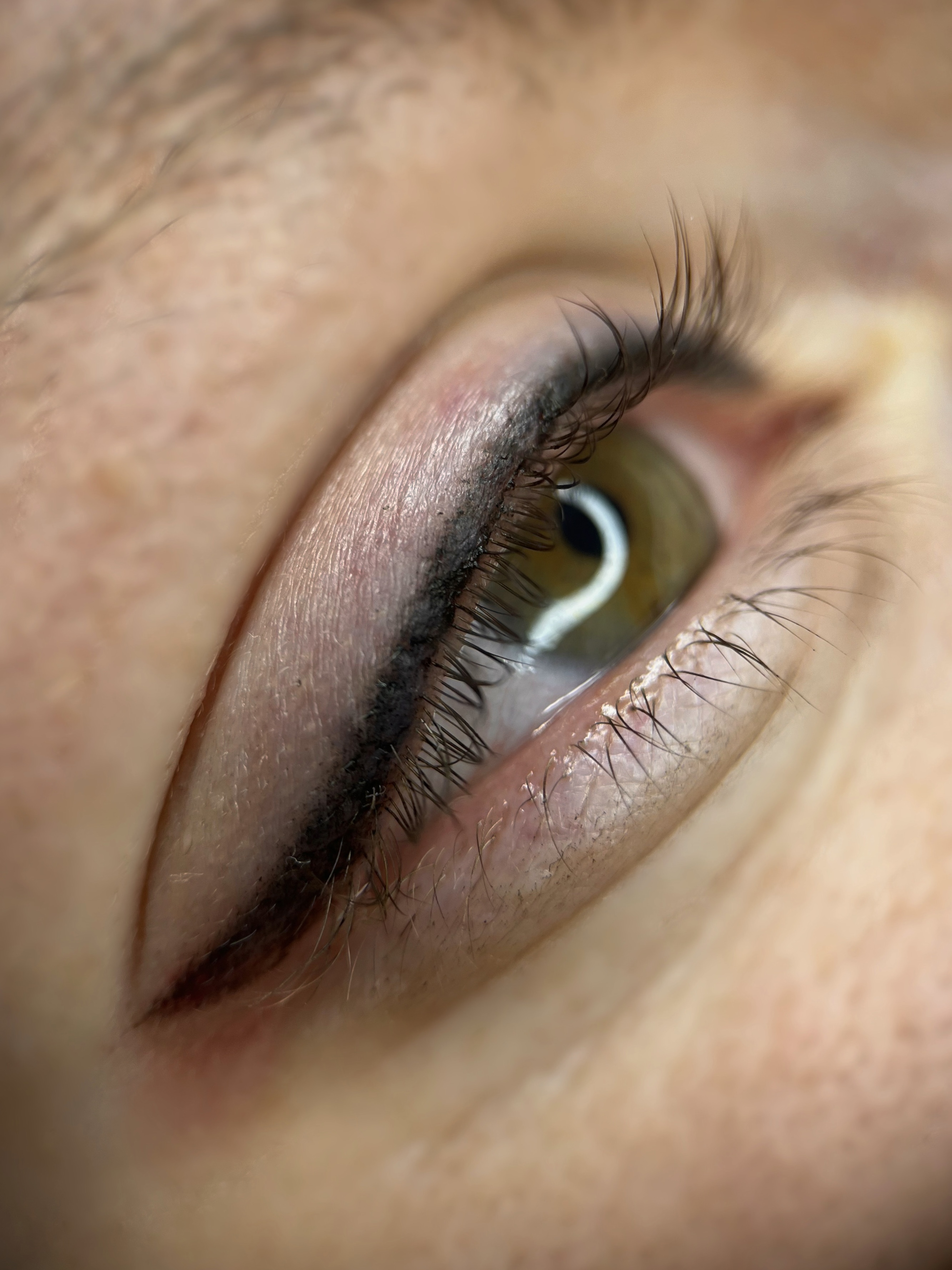 Eyeliner tetoválás
